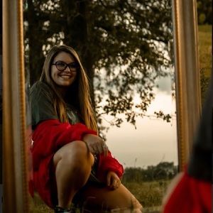 Meet your Posher, Kayla